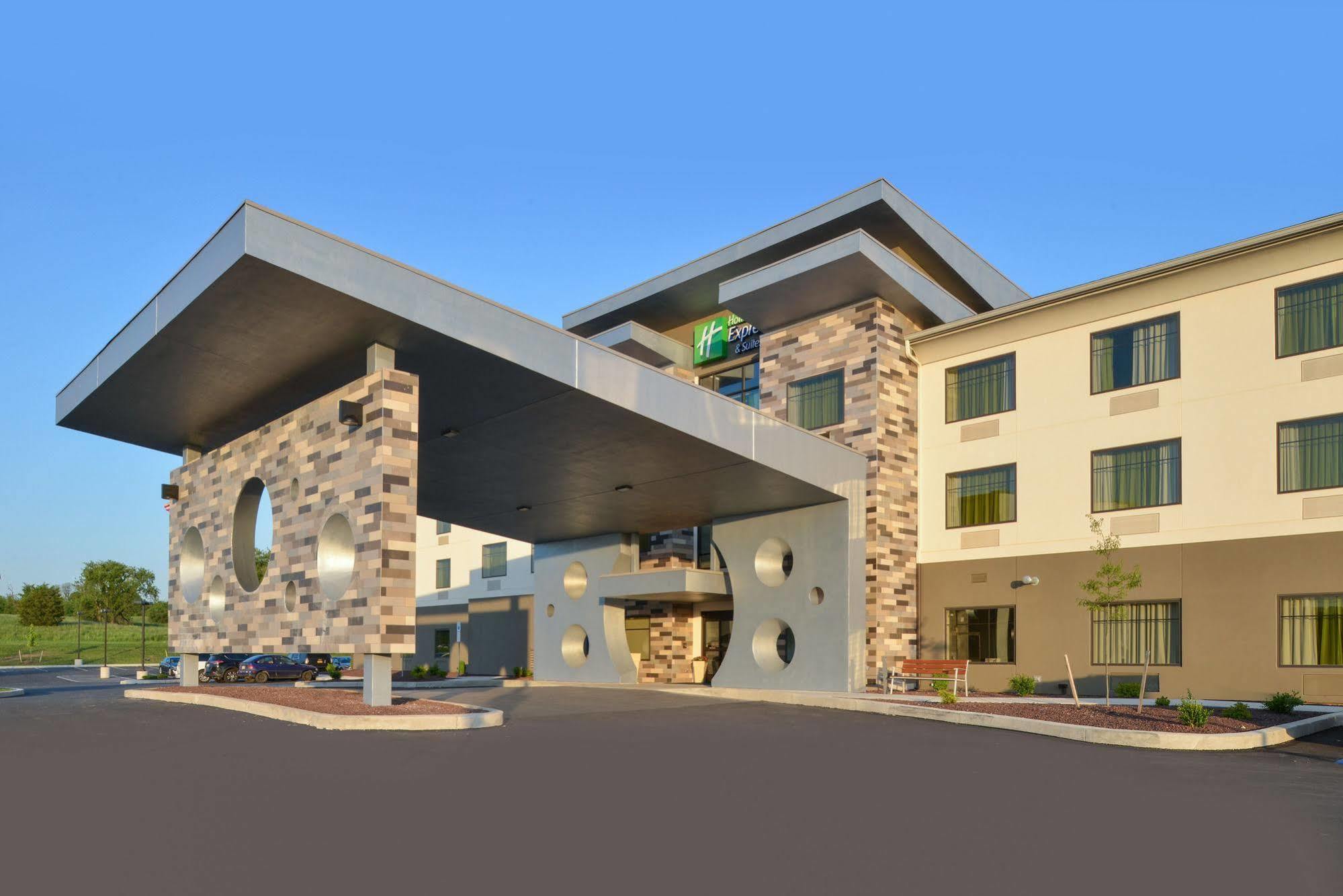 Holiday Inn Express & Suites Shippensburg, An Ihg Hotel Exterior photo